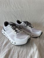 On Cloudrunner 2 Laufschuhe Weiss/Grau – Gr. EU 42