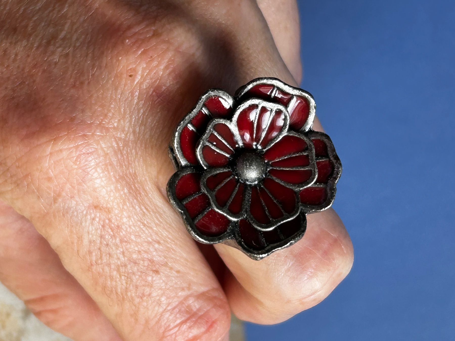 Anelli: Fingerring rote Blume emailliert (59) – Usato da Laufen venduto da belleskulptur 3