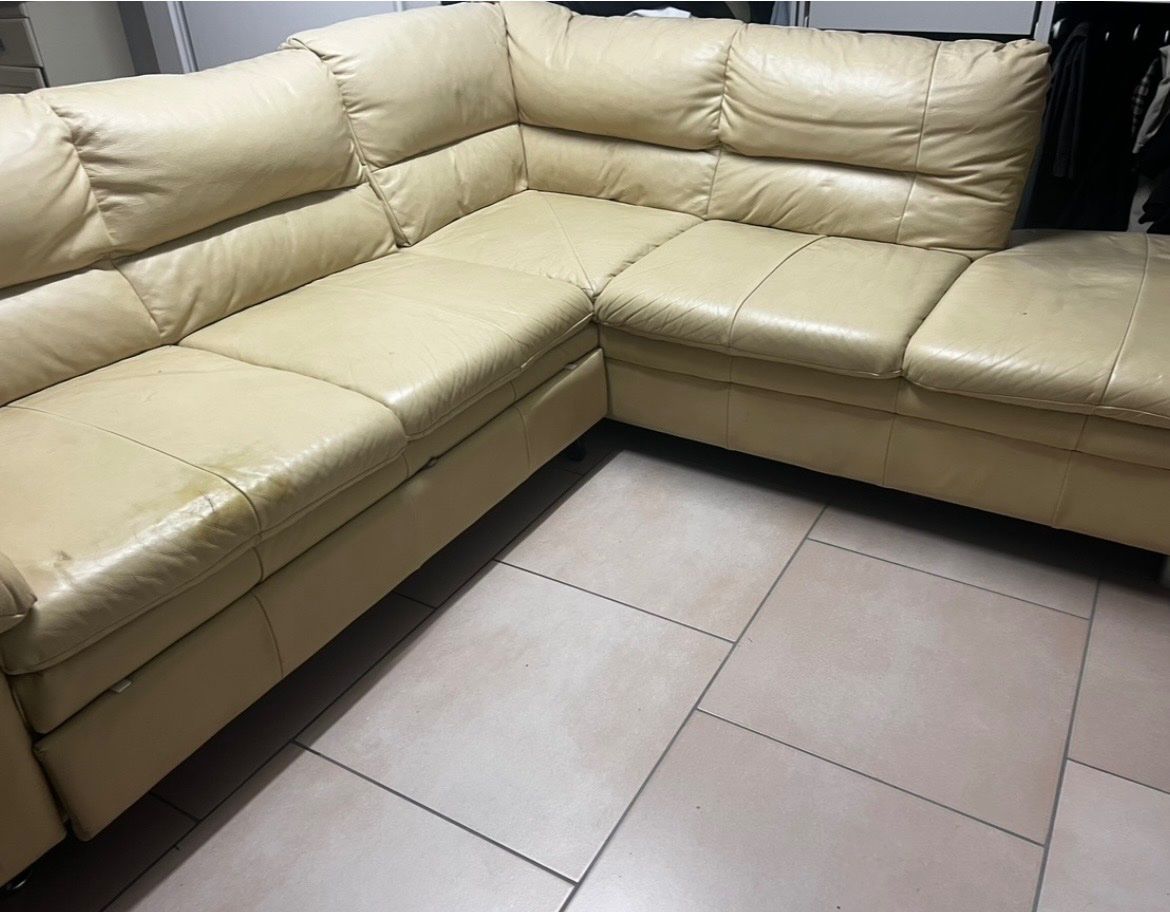 Sofas: Leder-Ecksofa mit Schlaffunktion in Hellbeige – D'occasion à Subingen par Fand67 7