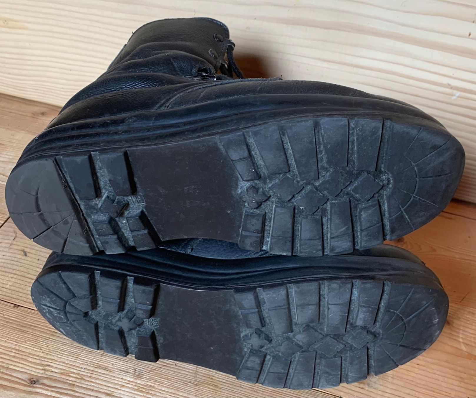 Schweizer Armee Scarpe da uomo: Kampfstiefel der CH Armee Grösse 280/5 – Usato da Goldingen venduto da Bergler012 4