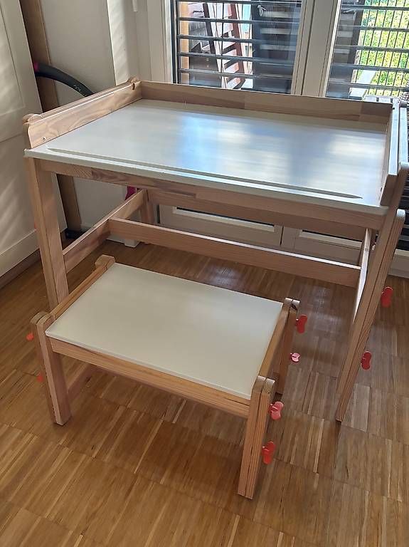Ikea Scrivanie: Ikea Flisat Kinderschreibtisch inkl. Hocker – Usato da Zürich venduto da Sel_01 4