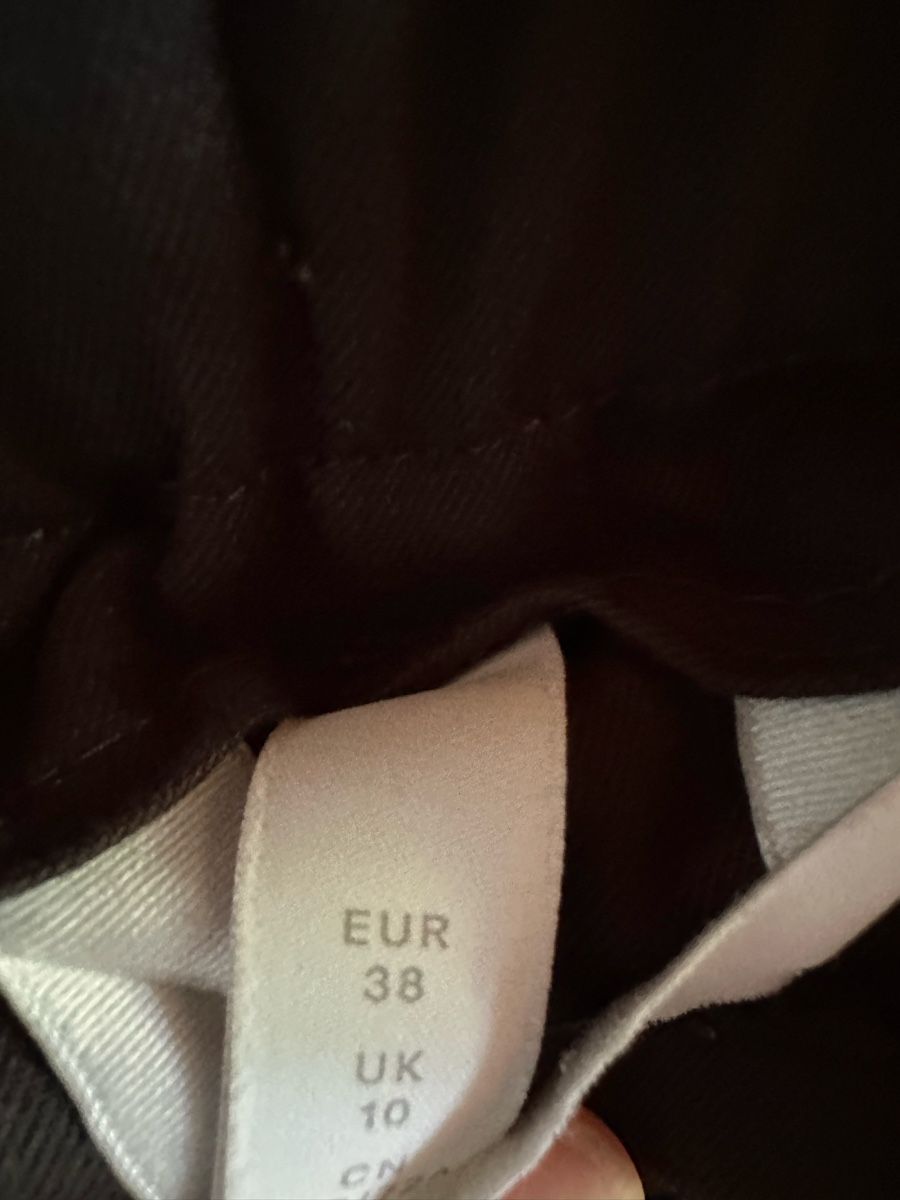 H&M Pantaloni: Sommerhose Gr. 38 H&M Dunkelolive – Usato da Münsingen venduto da Secondhand89 1