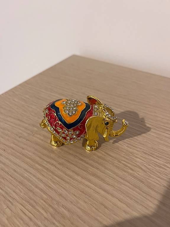Figuren: Elefantino color oro che si apre – Gebraucht aus Davesco-Soragno von dai_925z