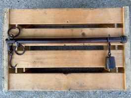 seltene antike römische Waage aus Holz und Eisen