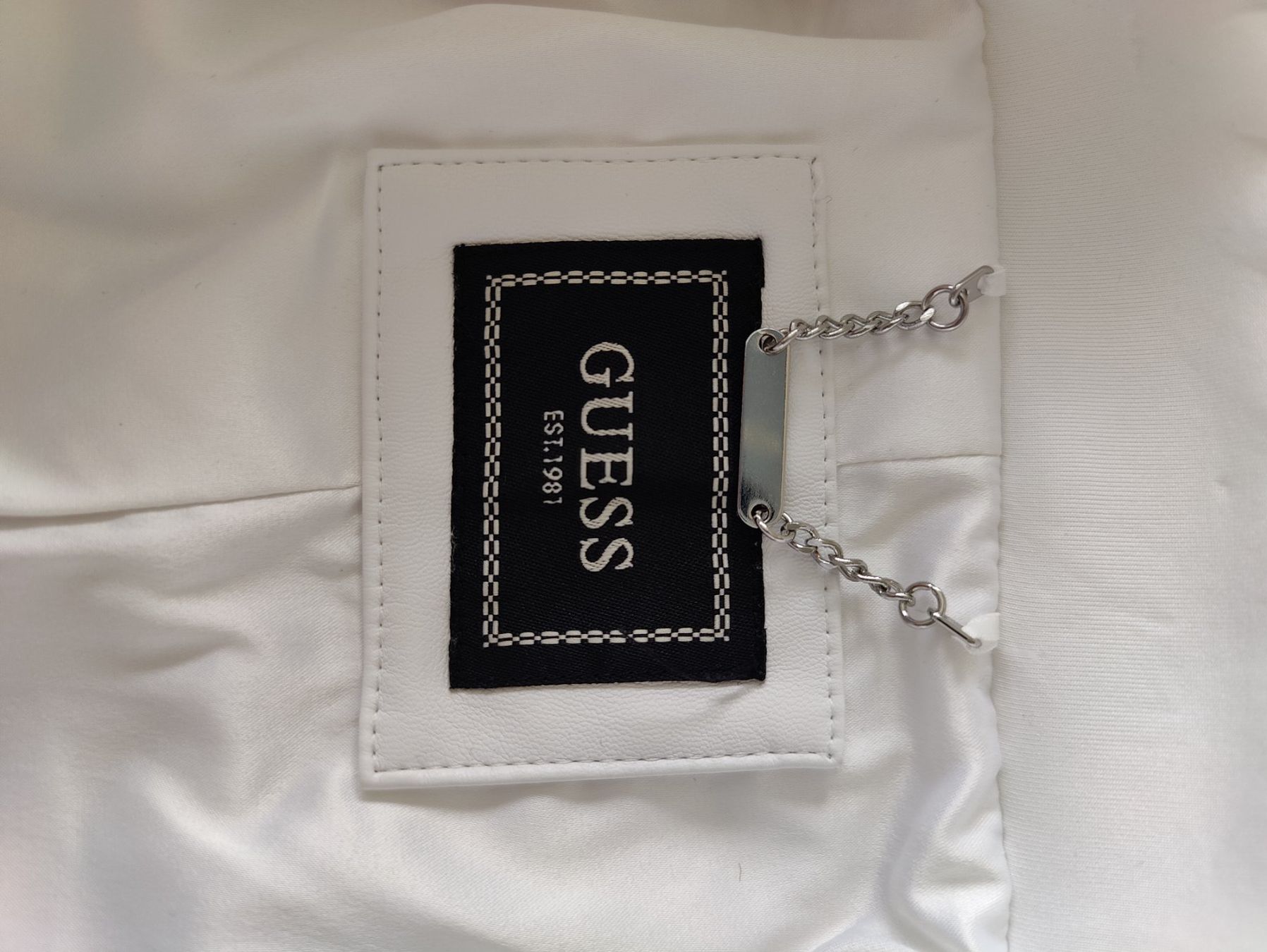 Guess Cappotti: Guess Mantel – Usato da Stettfurt venduto da gutzli_al 6