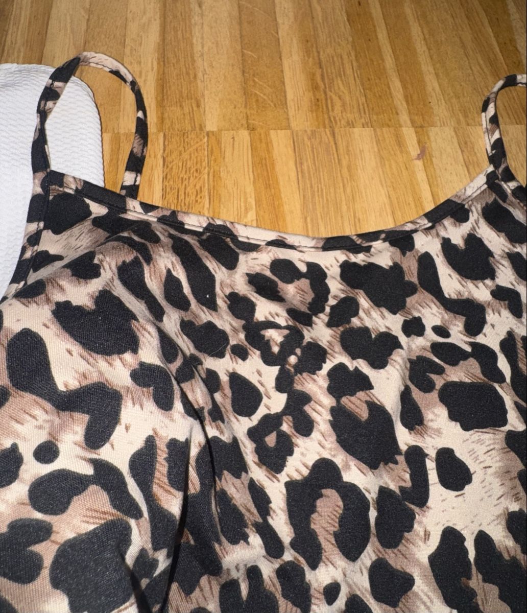 Shein Top: Tops – Usato da egerkingen venduto da cin_vqn7 3