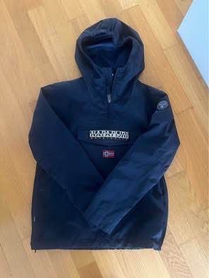 Giacche: Napapijri Jacke und Pullover – Usato da St. Gallen venduto da Emifrei 1