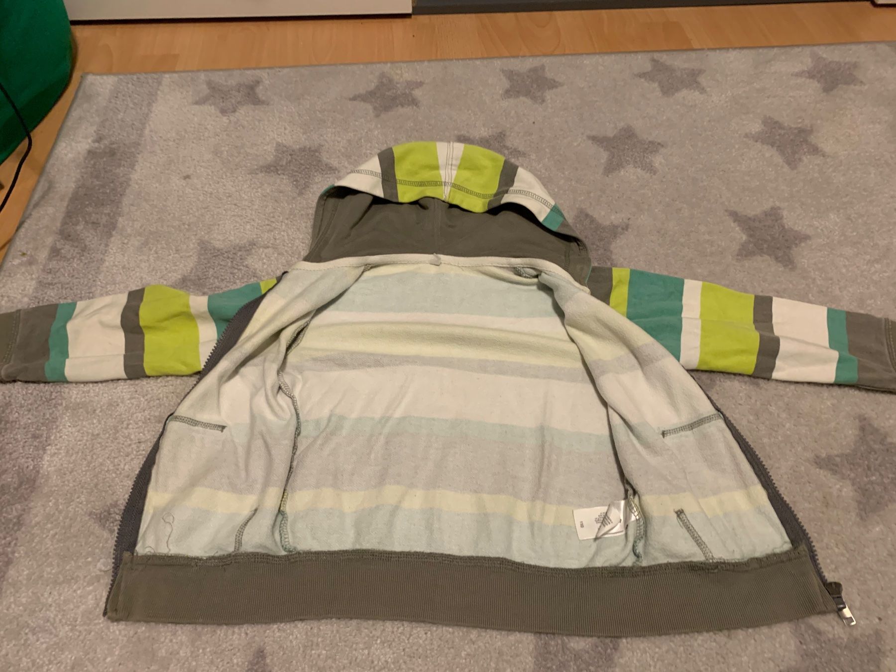 Jacken & Mäntel: Sweat-Jäckli Gr.110 – Gebraucht aus Kreuzlingen von jamie45 1