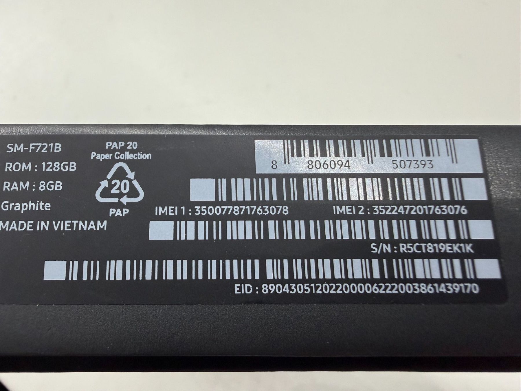 Samsung Telefoni cellulari / Smartphones: Samsung Galaxy Z Flip 4 128MB Graphite – Usato da Thun venduto da Kubu99 7
