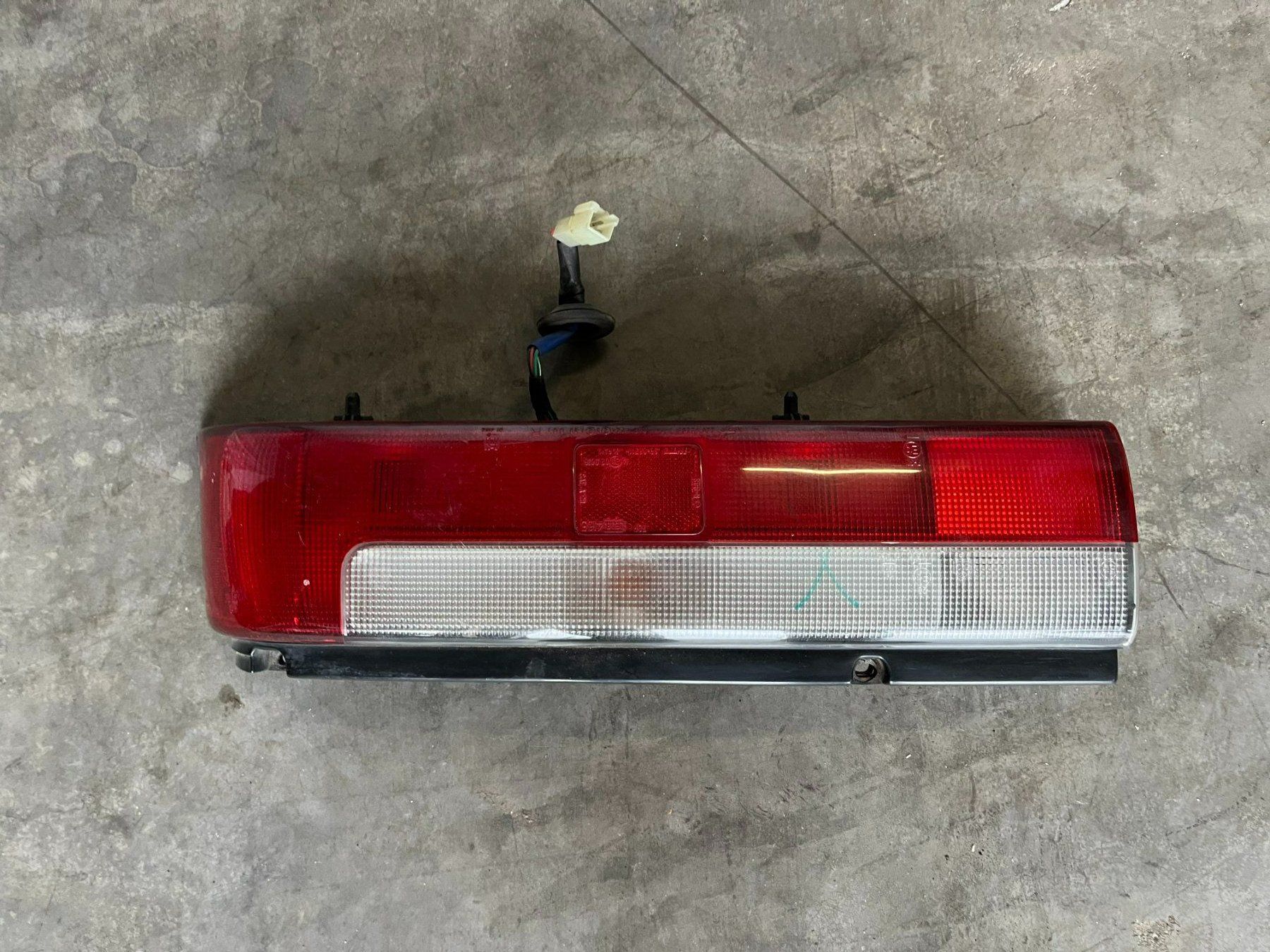 Subaru Tutti pezzi di ricambio auto: Rücklicht Subaru Justy 1.3 – Usato da Dällikon venduto da CH-Schrauber