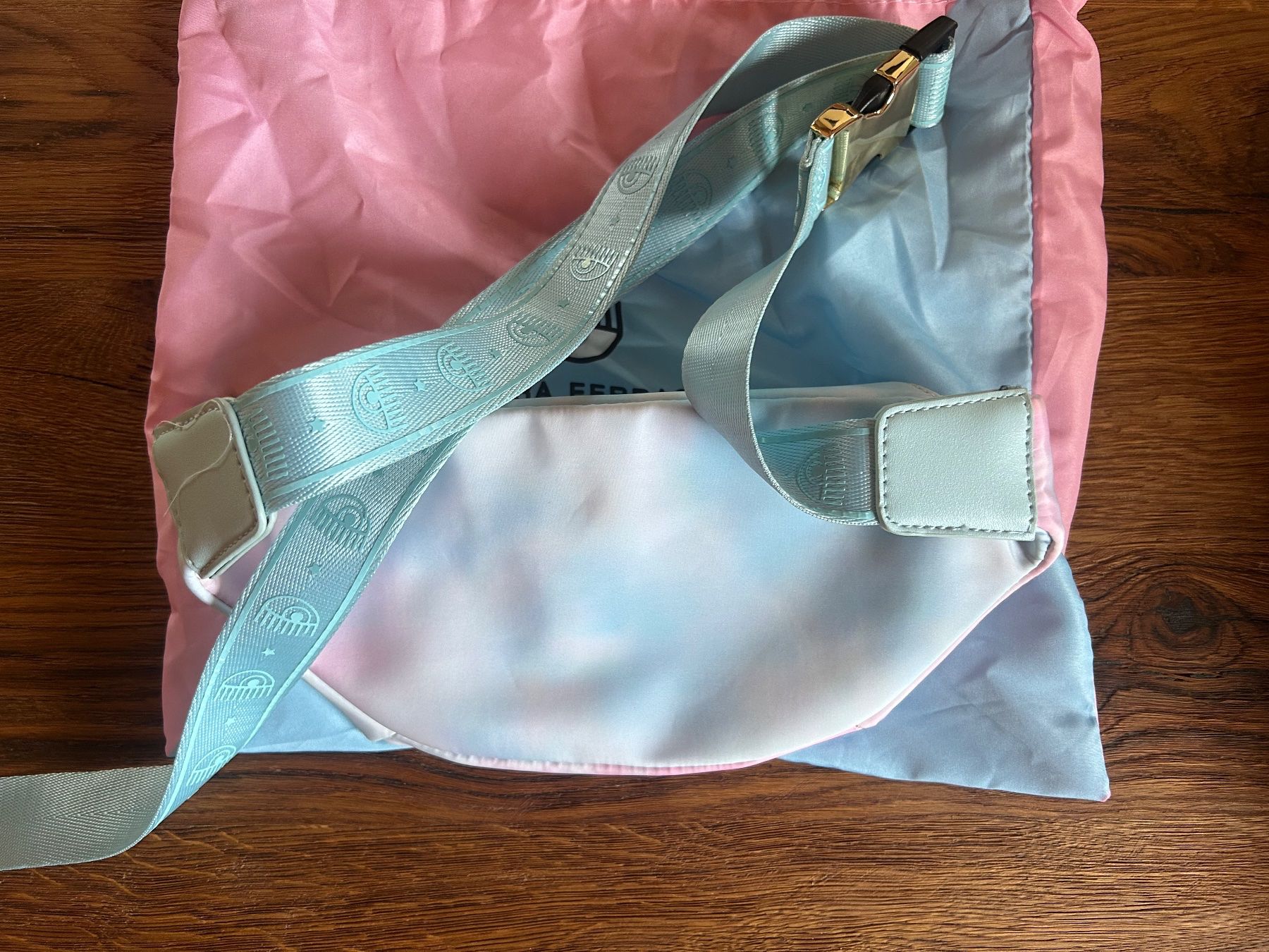 Taschen für Damen: Chiara Ferragni Bauchtasche – Gebraucht aus Bubikon von sim_ch8608 1