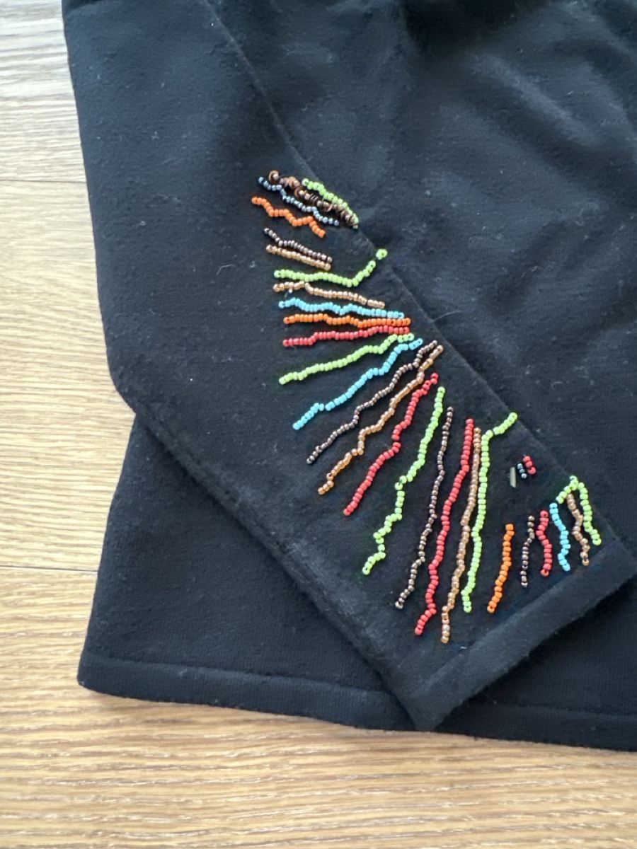 Maglioni & Felpe: Black Turtleneck Sweater with Beaded Cuffs - Size Small – Usato da Binningen venduto da can_s2yh 2