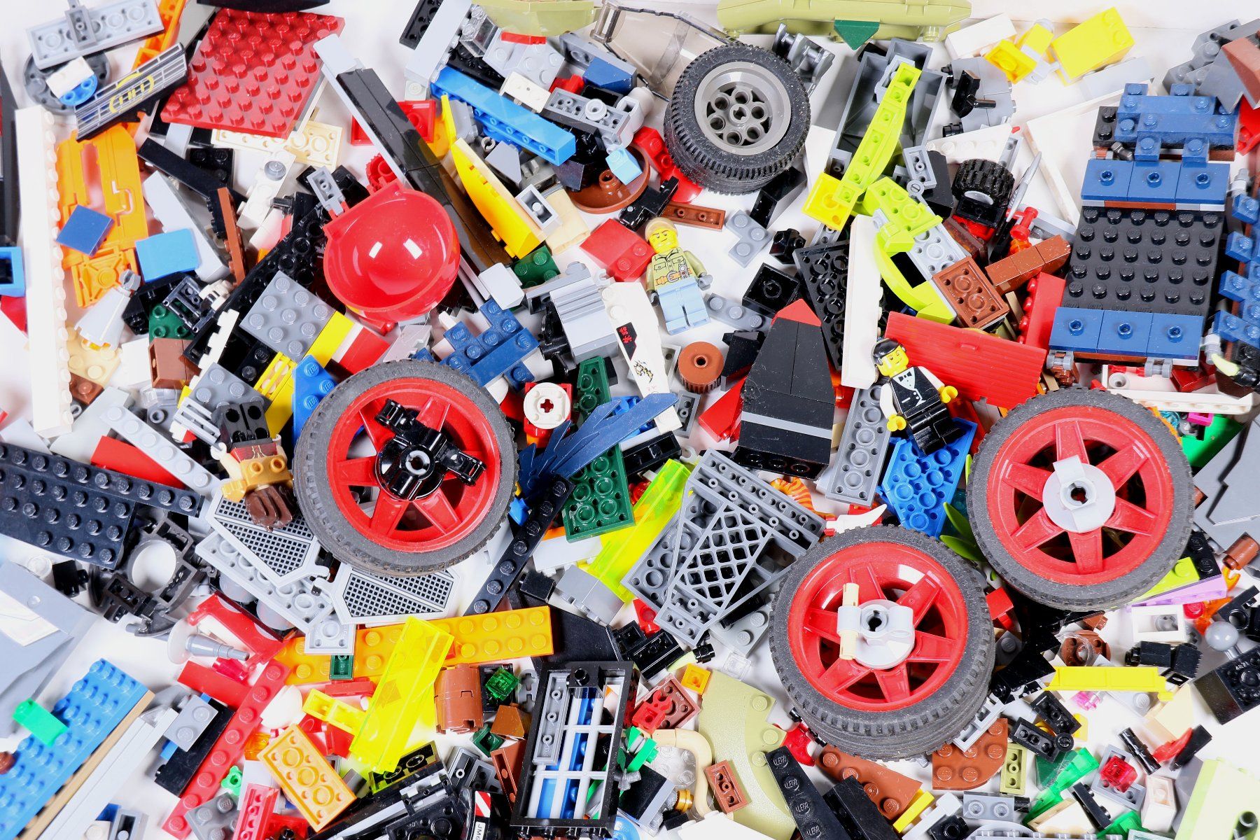 Lego Baukästen: 1.5 kg. Legoteile mit Minifiguren – Gebraucht aus Hettlingen von Scholi99 1