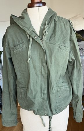 Brandy Melville women’s military green hooded jacket