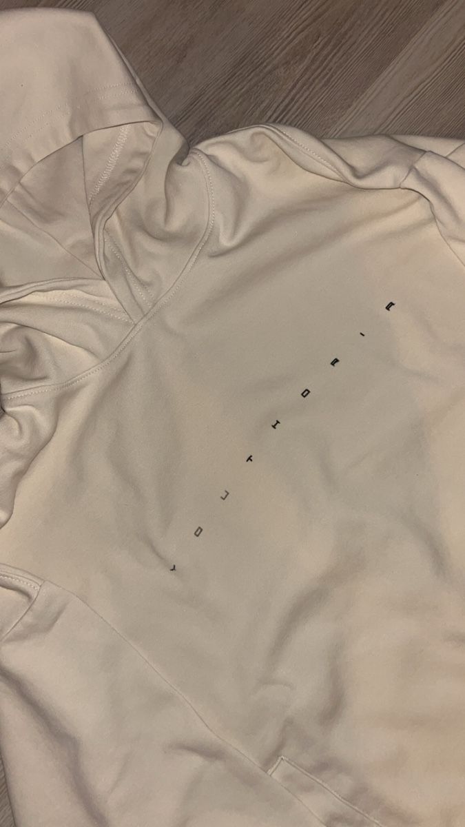 Bershka Pulls et sweat-shirts: Sweat à capuche blanc crème  – D'occasion à Charmoille par chaignat03 1