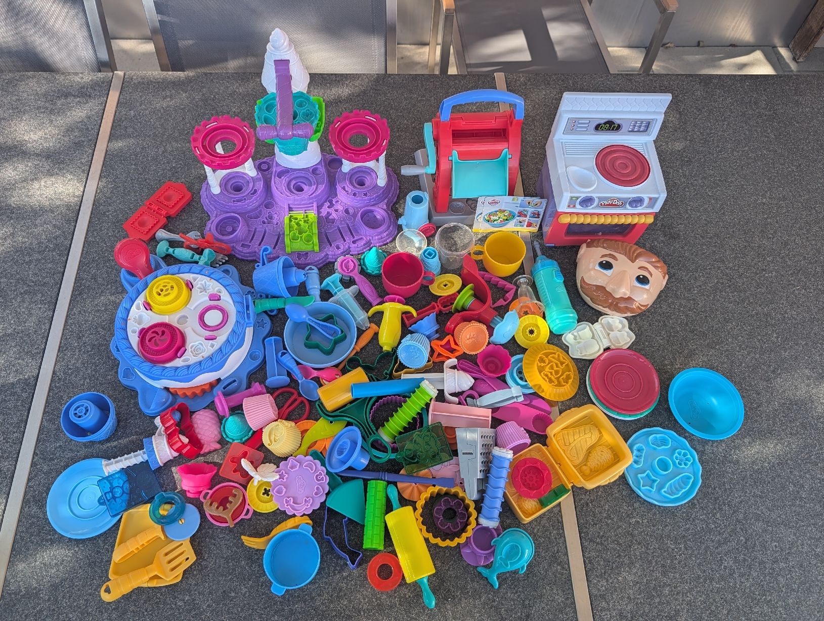 Play-Doh Spielzeuge: Playdoh mit Knete – Gebraucht aus Rudolfstetten von Sermi