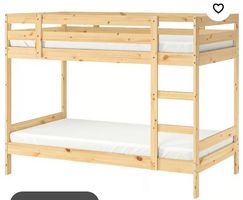 Hochbett und Matratzen 