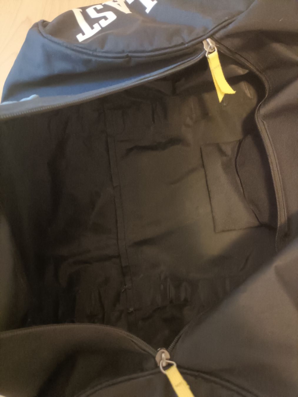 Taschen: Everlast Trainingstasche neuwertig  – Gebraucht aus Dübendorf von Me_sa 2