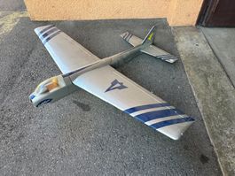 RC Motorflugzeug