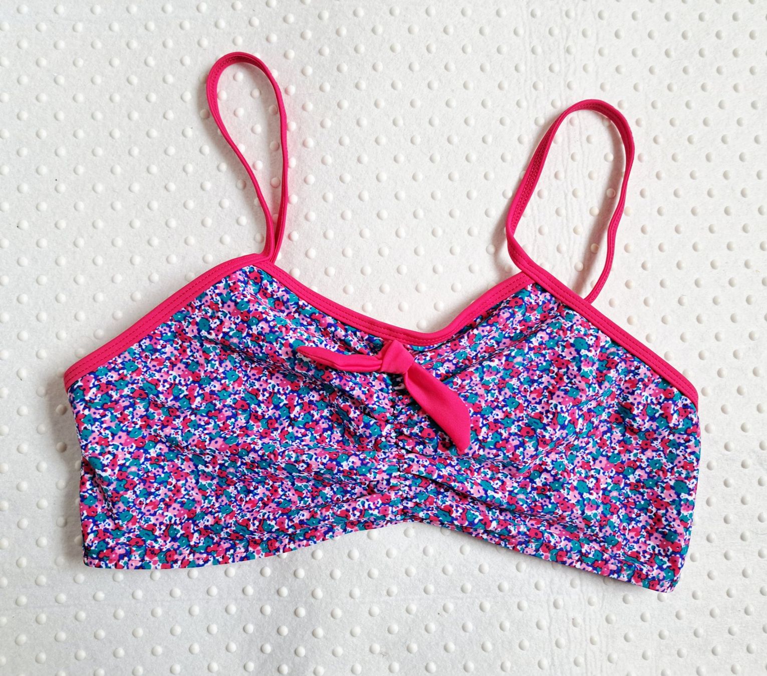 Costumi da bagno & Bikini: NEU! Bikinitop Blumenmuster Gr. 176 – Nuovo (secondo la descrizione) da Gysenstein venduto da joshuas81