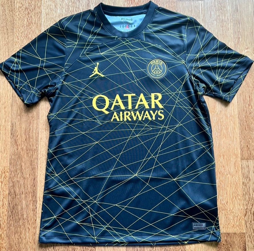 Nike Canottiere & Pantaloni: Paris St Germain Fourth Shirt - 2022 – Nuovo (secondo la descrizione) da Hermetschwil-Staffeln venduto da Beat131