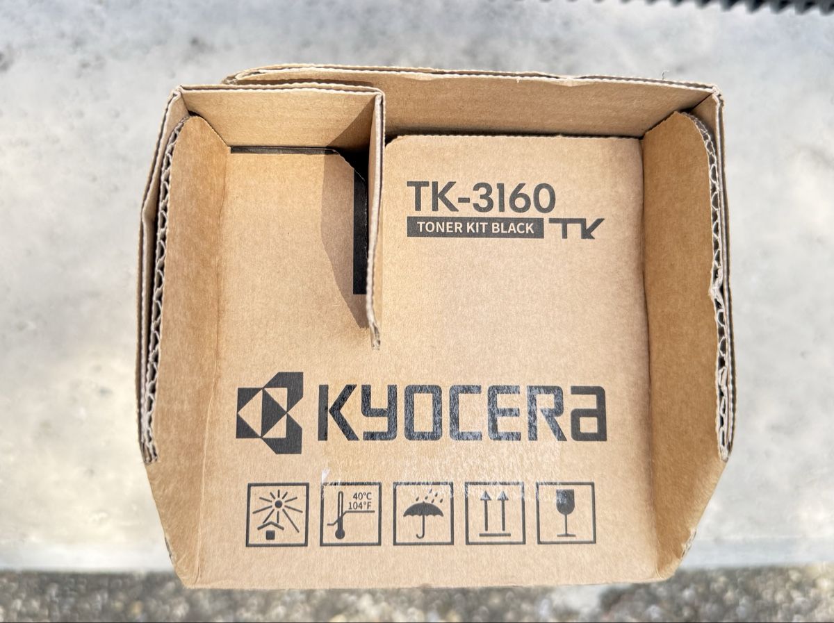 Kyocera Cartucce per stampanti & toner: Kyocera TK-3160 schwarze Toner – Nuovo e nell'imballaggio originale da Lausen venduto da Albprint 1