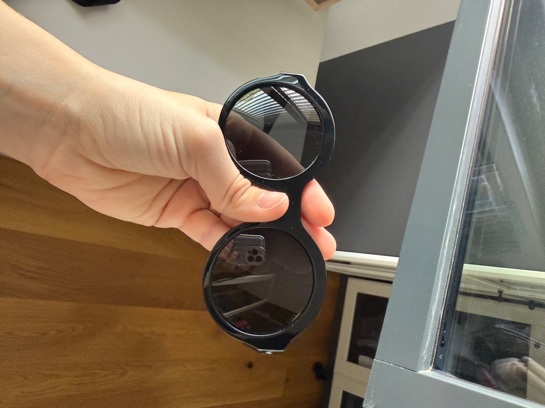 Prada Lunettes & Verres: Prada Lunettes de soleil rondes noires – D'occasion à Delémont par vil_267l