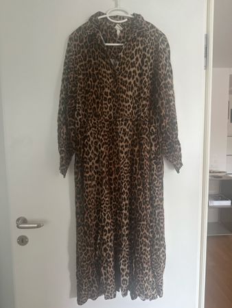 Kleid H&M Leo-Print Grösse 40 gutem Zustand
