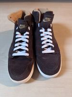 Nike Schuhe, braunes Wildleder, Grösse 44