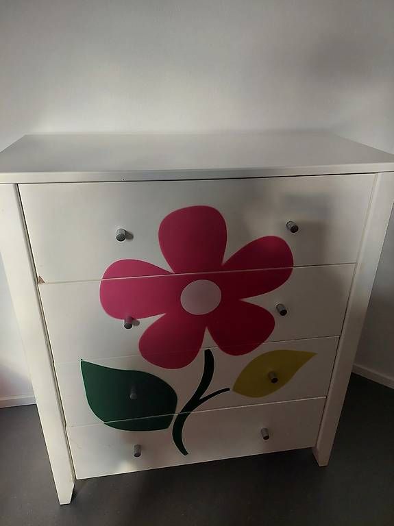 Commodes: Schöne Kommode aus Holz – D'occasion à Bern par dor_qj8q