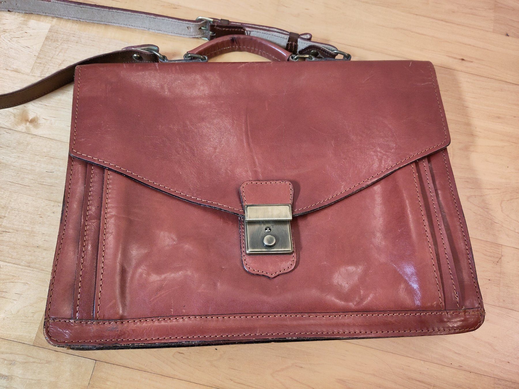 Koffer & Taschen: Ledertasche braunrot gebraucht – Gebraucht aus Meilen von Glaussonauten