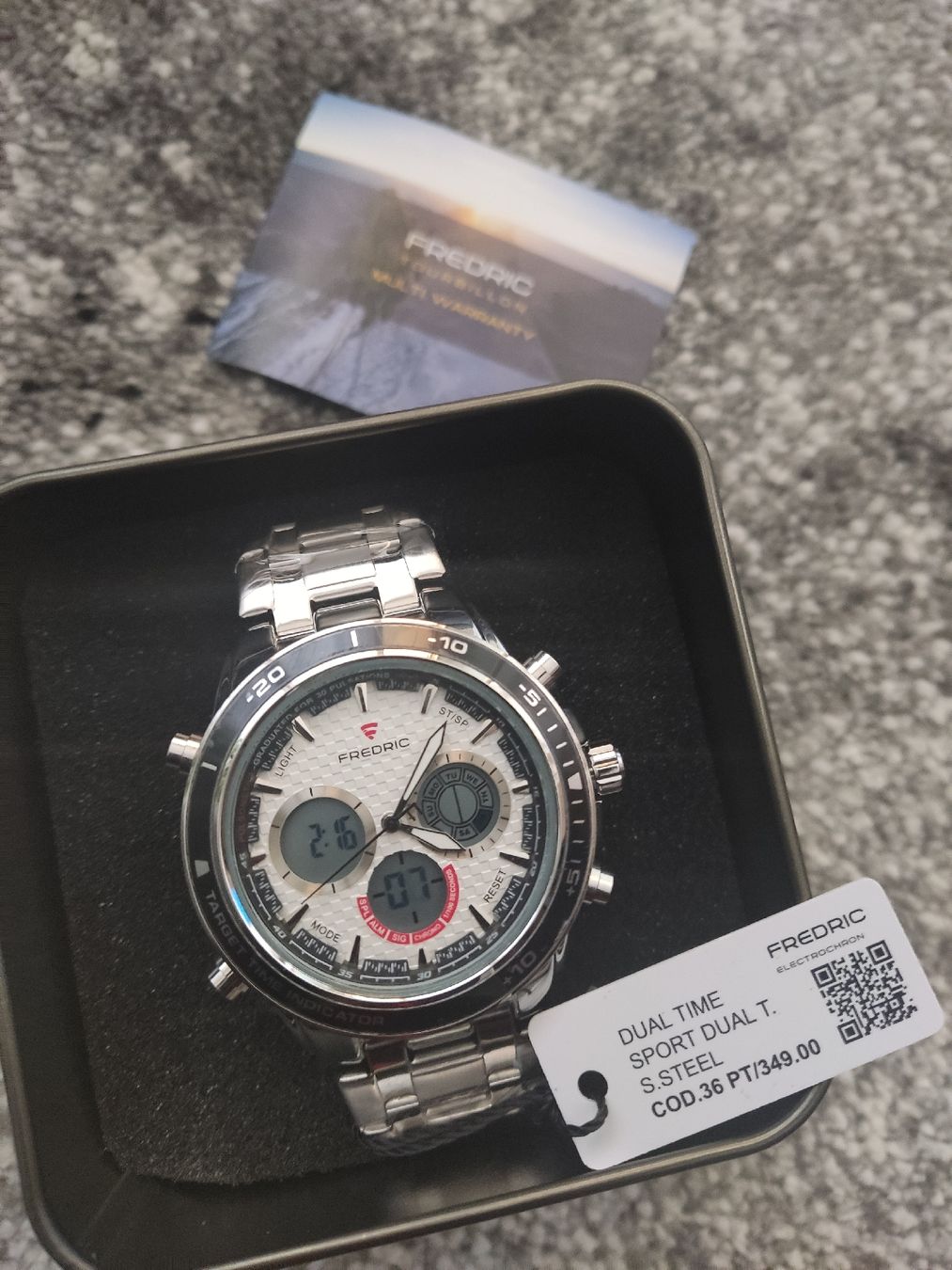 Uhren: MONTRE EN ACIER INOXYDABLE NEUF  – Neu und originalverpackt aus Les Acacias von Capwel78