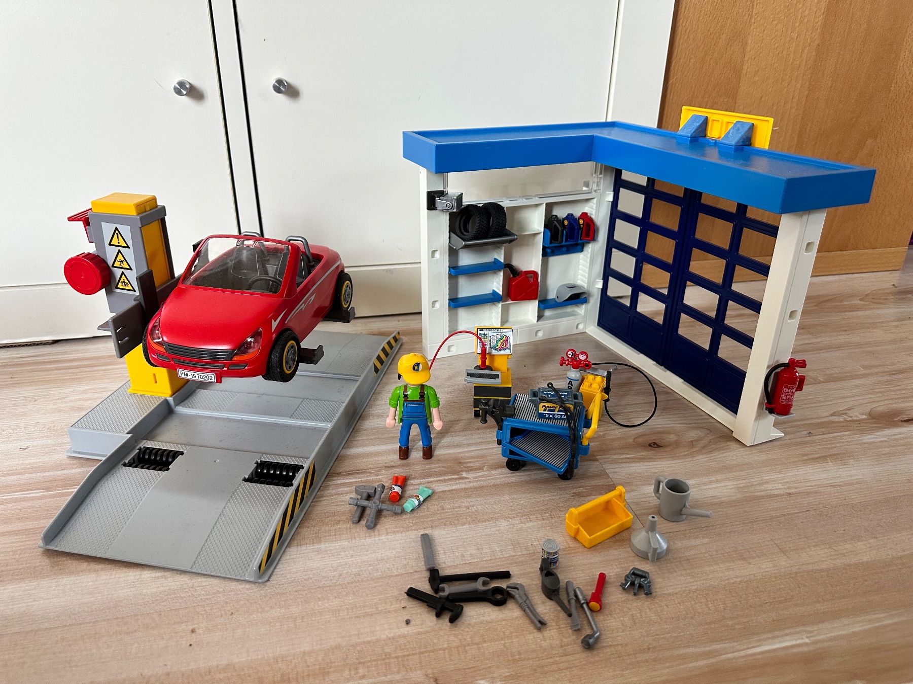 Playmobil Spielzeuge: Playmobil Auto Garage Werkstatt – Gebraucht aus Baar von