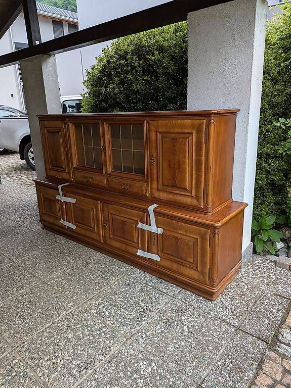 Credenze: Vendo credenza in legno – Usato da Olivone venduto da Elia_97