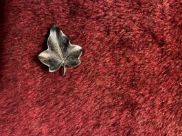 Antike Brosche Efeu-Blatt Silber,