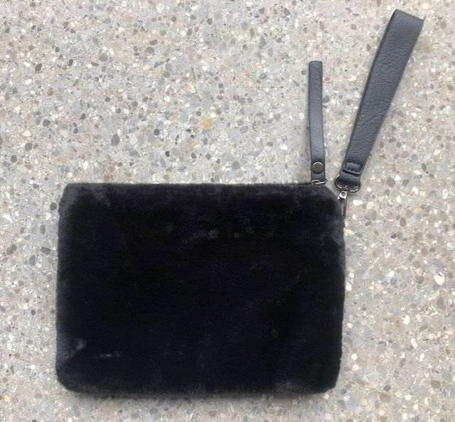 Borse da donna: Clutch schwarz Pelz – Nuovo (secondo la descrizione) da Utzigen venduto da Crisbo 1