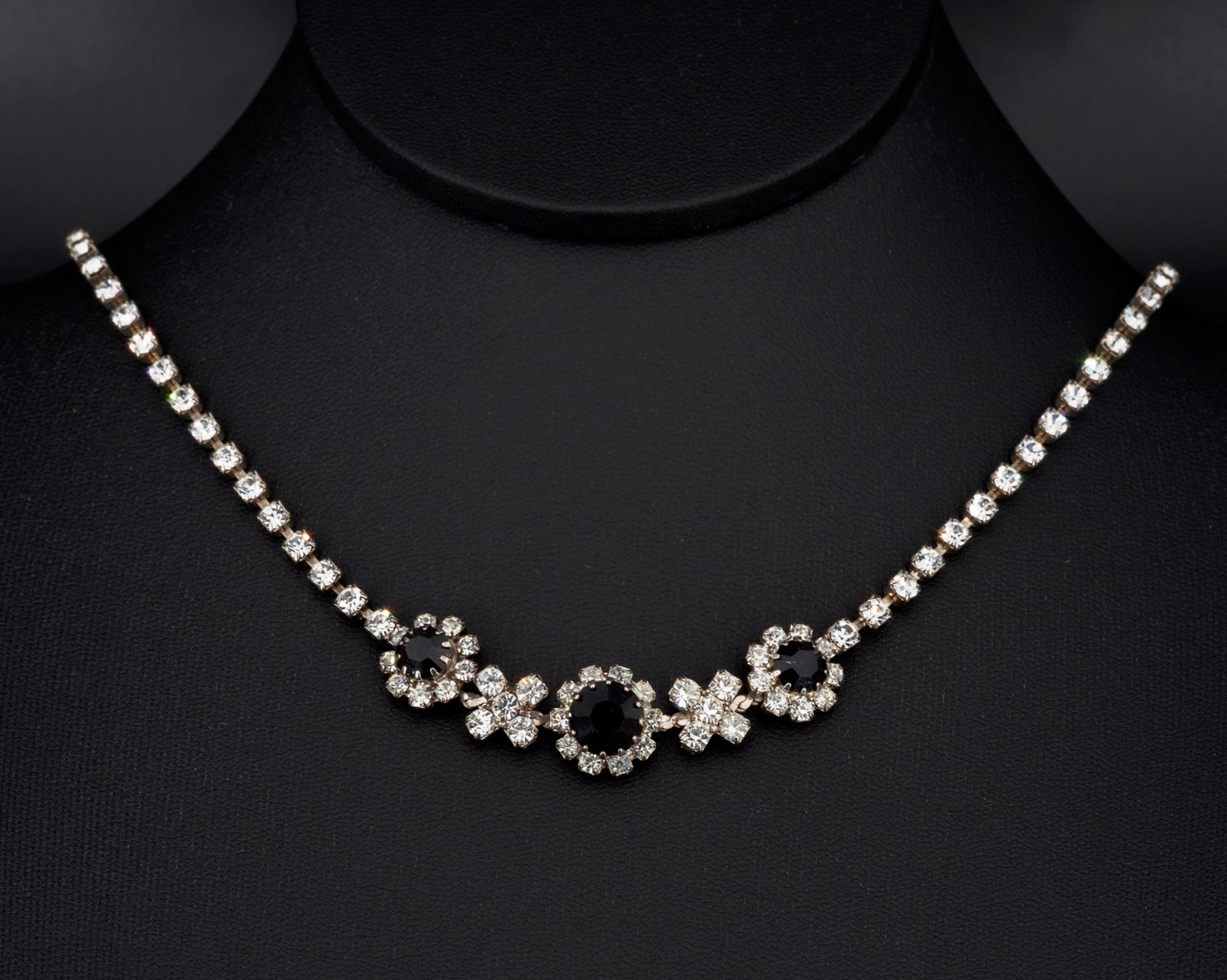 Catenine: Vintage Halskette mit Strass – Usato da Zürich venduto da nostalgic_treasures