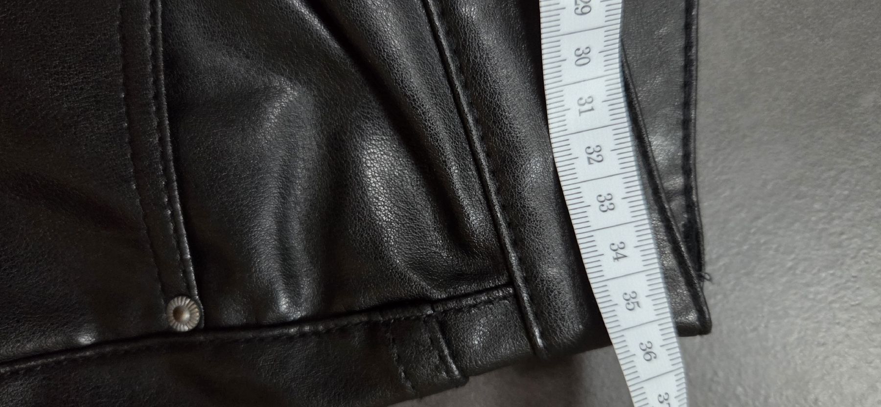 Hosen: Teddys Kunstleder Gr. S – Gebraucht aus Lyss von Urma5 3