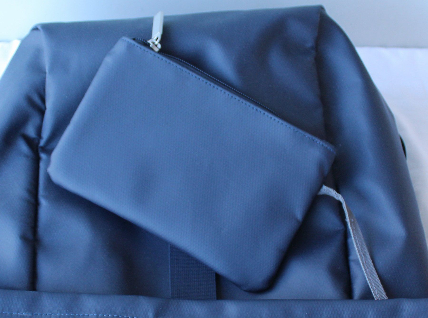 Bree Zaini: Bree Pnch 93 Backpack Rucksack Laptopfach Dunkelblau Neu – Nuovo (secondo la descrizione) da Zürich venduto da Auctionata 5