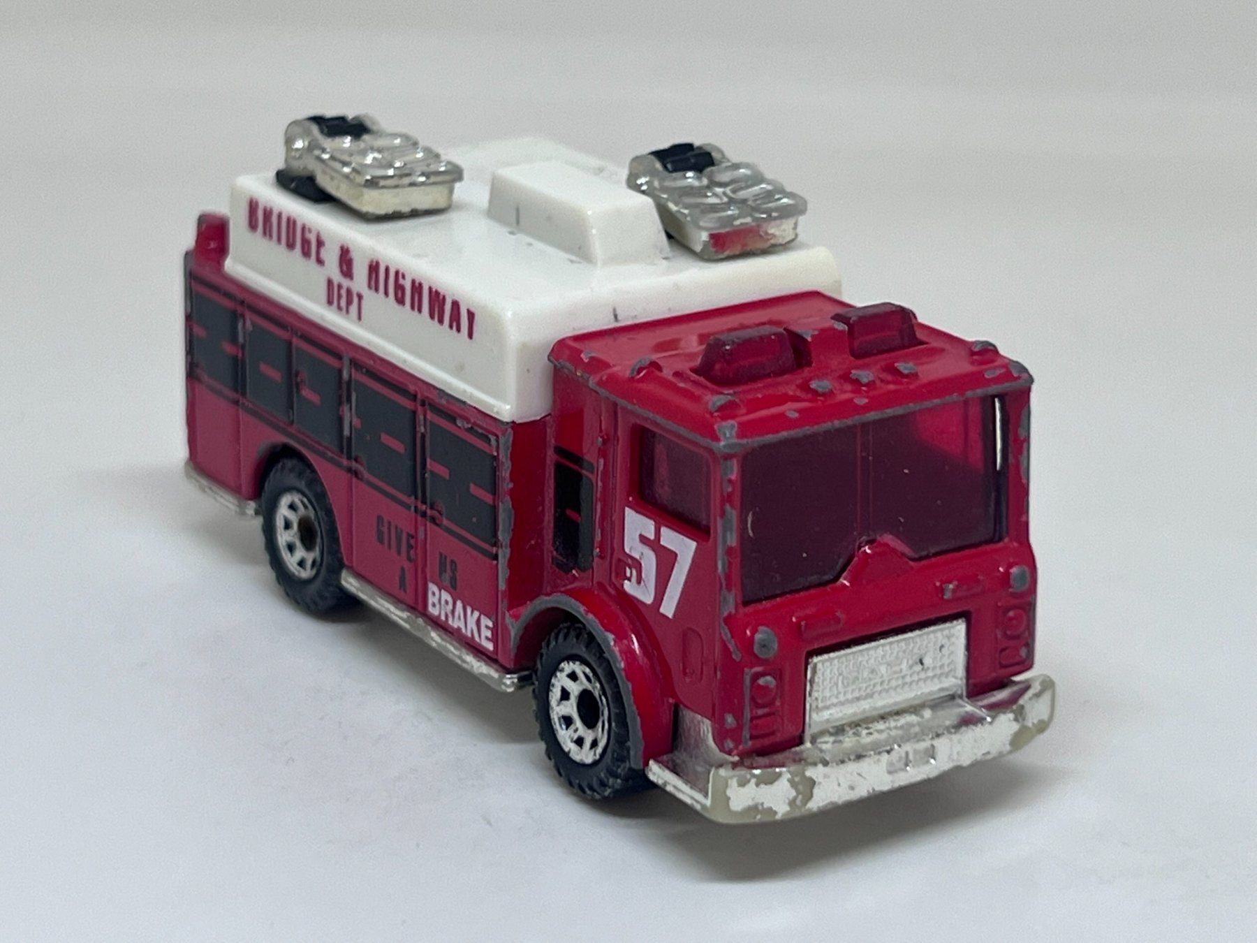 Matchbox Modellautos: Matchbox Mack Auxiliary Power Truck #399 – Gebraucht aus Wildegg von LaaBoutique