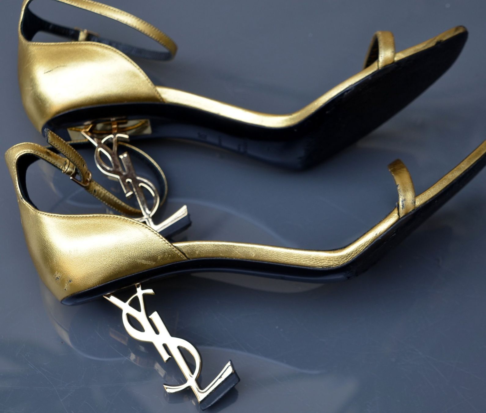 Saint Laurent Damenschuhe: Saint Laurent Sandalen / sandales .38 – Gebraucht aus Collonges von Auganien 7