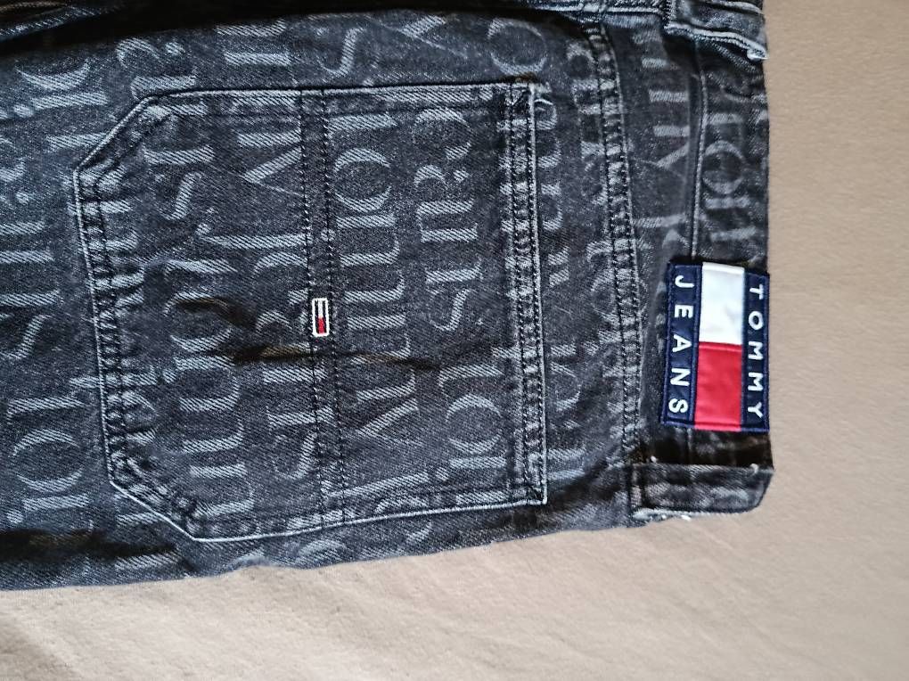 Jeans: Pantaloni Tommy Jeans – Usato da Bellinzona venduto da vin_jm7f 1