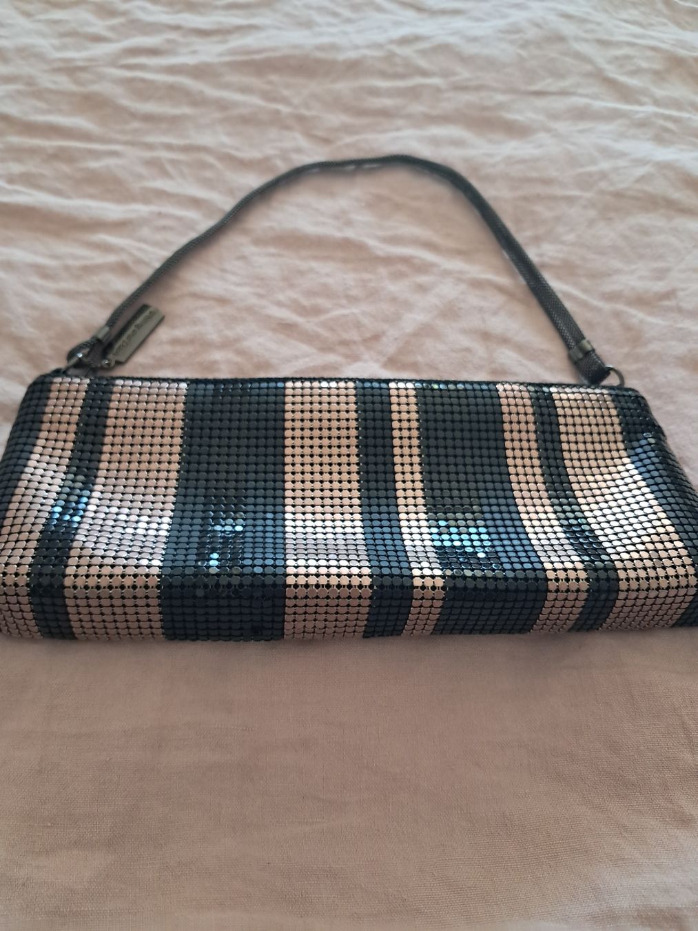 Borse da donna: Sac à main Whiting & Davis rayé noir et argent – Nuovo (secondo la descrizione) da Aubonne venduto da erinrose 2