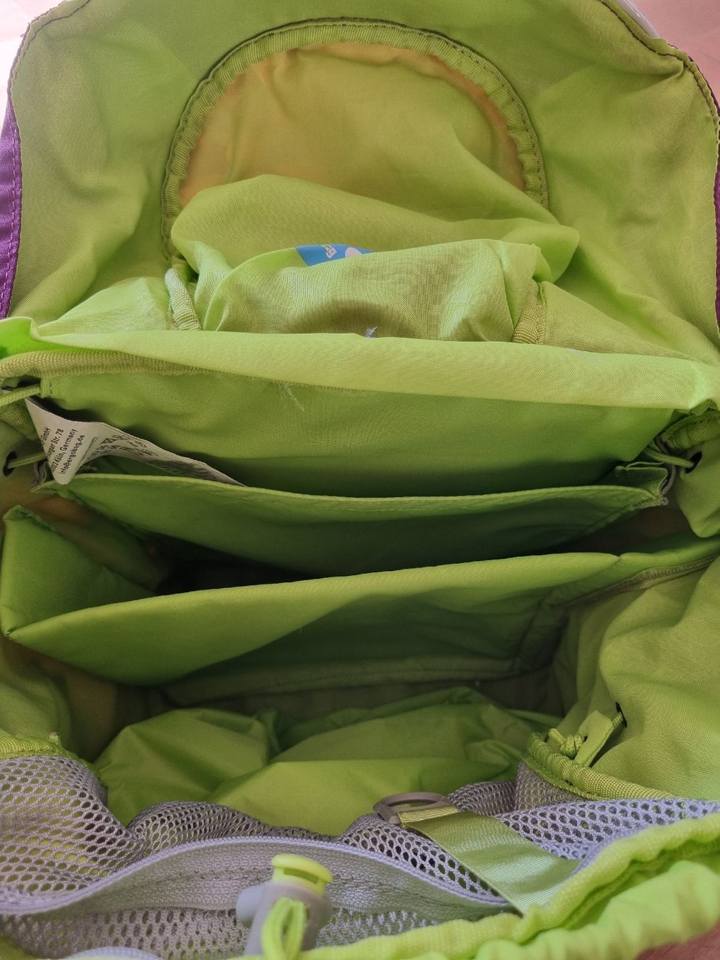 Borse & Zaini: Ergobag Schulrucksack mit austauschbaren Hundeemblemen – Usato da Basel venduto da ste_2lg2 2