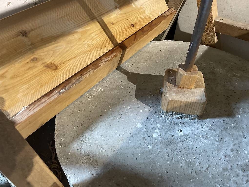 Tutte le macchine: Tour de potier à pied – Usato da Vesin venduto da mfm_ql6k 2