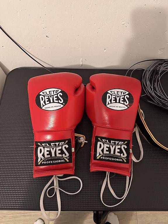 Sacchi da boxe: Cleto Reyes Sparring Boxing Gloves – Usato da Villmergen venduto da noa_22ty