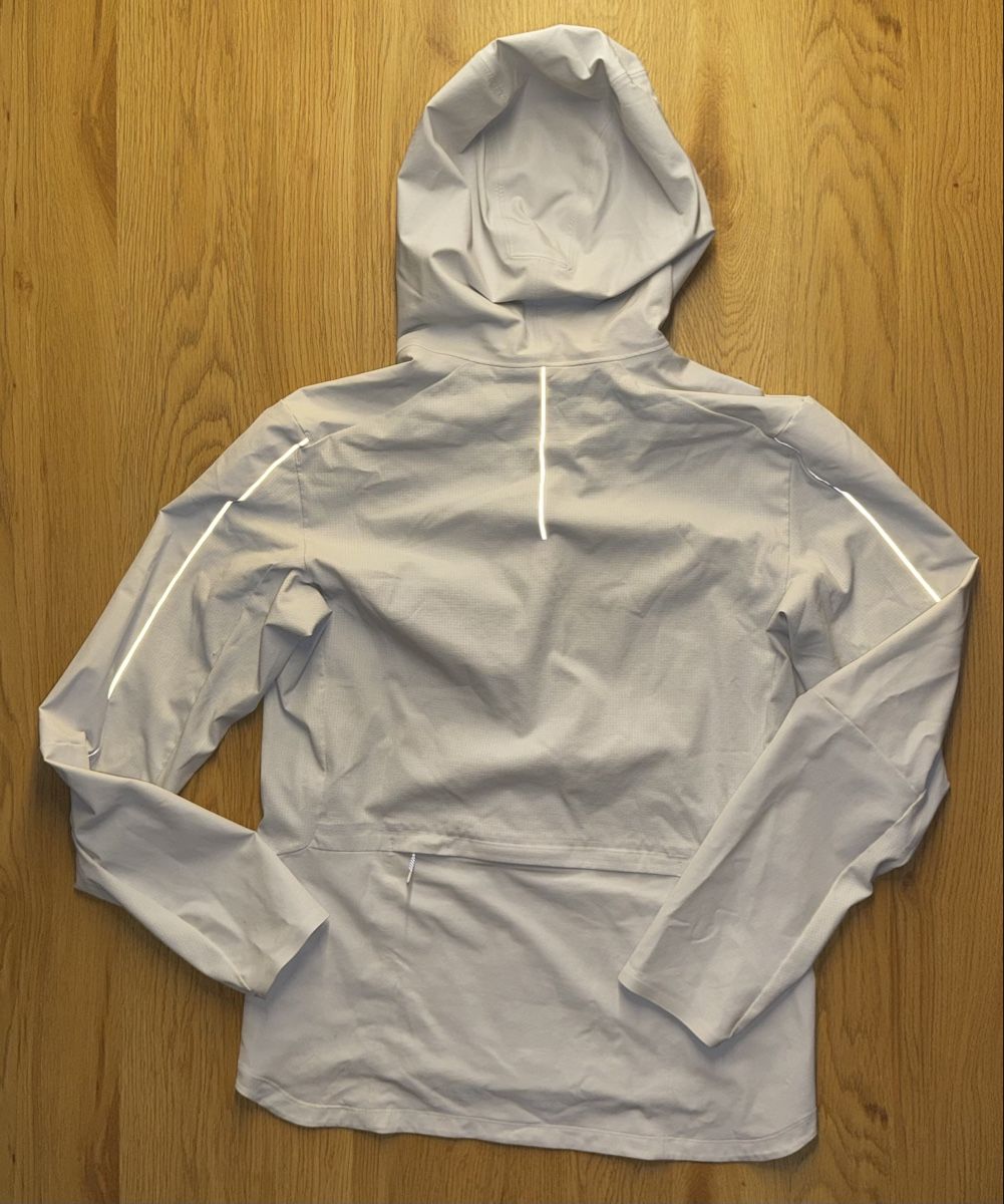 Lululemon Jacken: Lululemon Jacket Packable Vapor Swift Hooded, size M – Gebraucht aus Andermatt von stark19 5