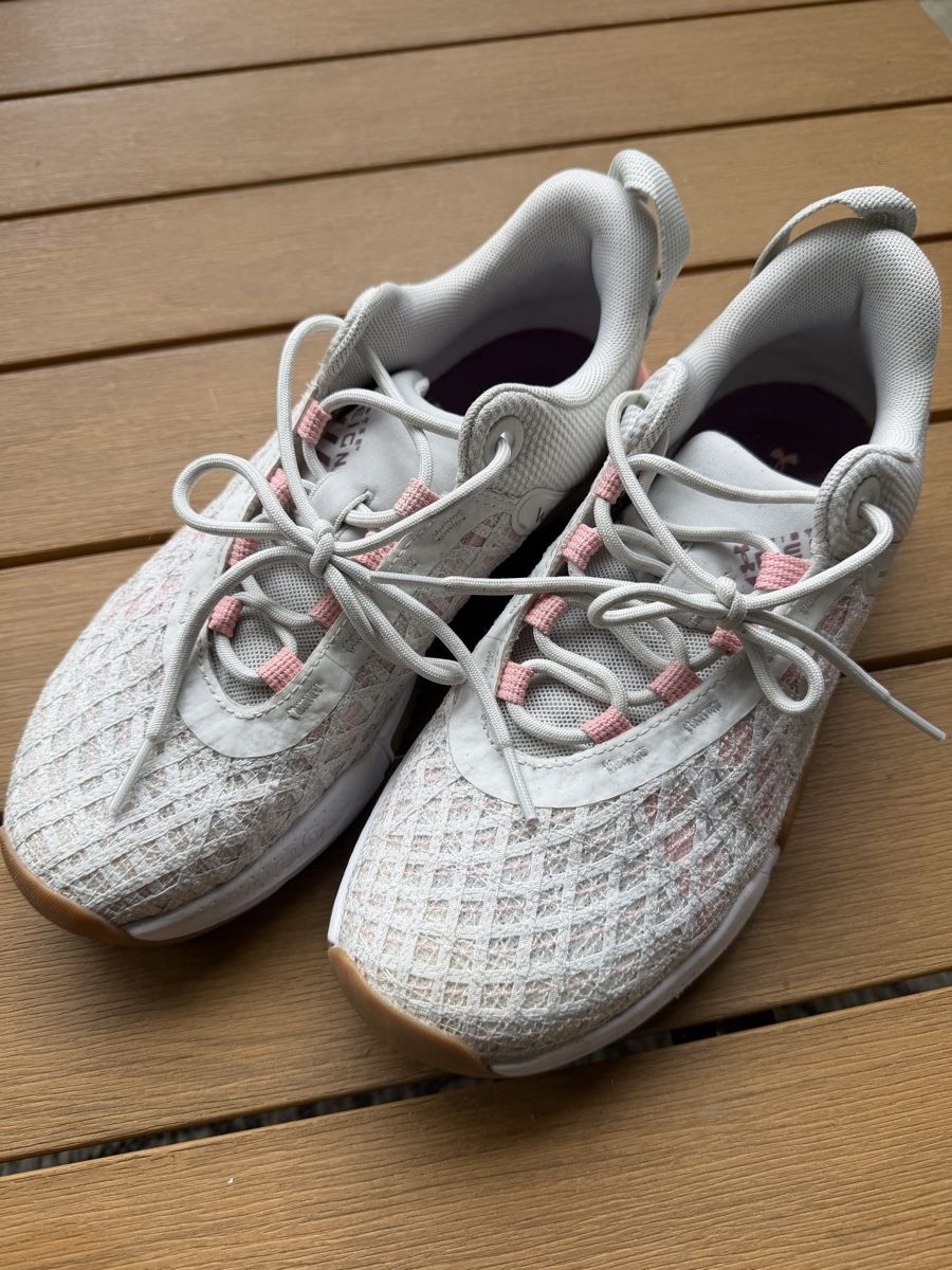 Under Armour Damenschuhe: Under Armour Turnschuh – Gebraucht aus Fällanden von Caramel7