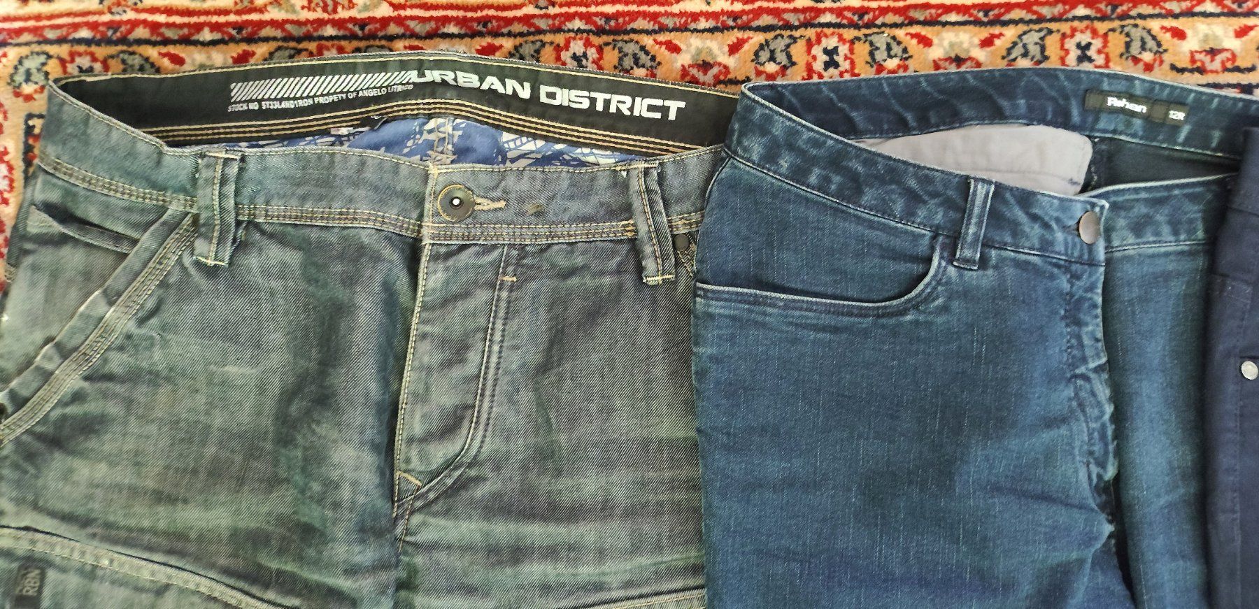 Jeans: 3 verschiedene Jeans 3 jeans differentes 3 jeans diversi – Usato da Grandson venduto da proekt 3