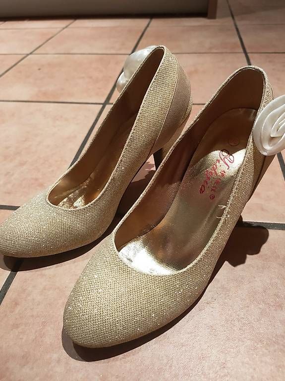 Chaussures femmes: Hochzeit Schuhe 36 – D'occasion à Schlattingen par armeFrau